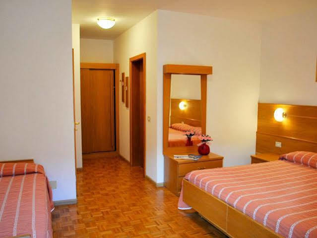 Hotel Zurigo Molveno Exterior photo