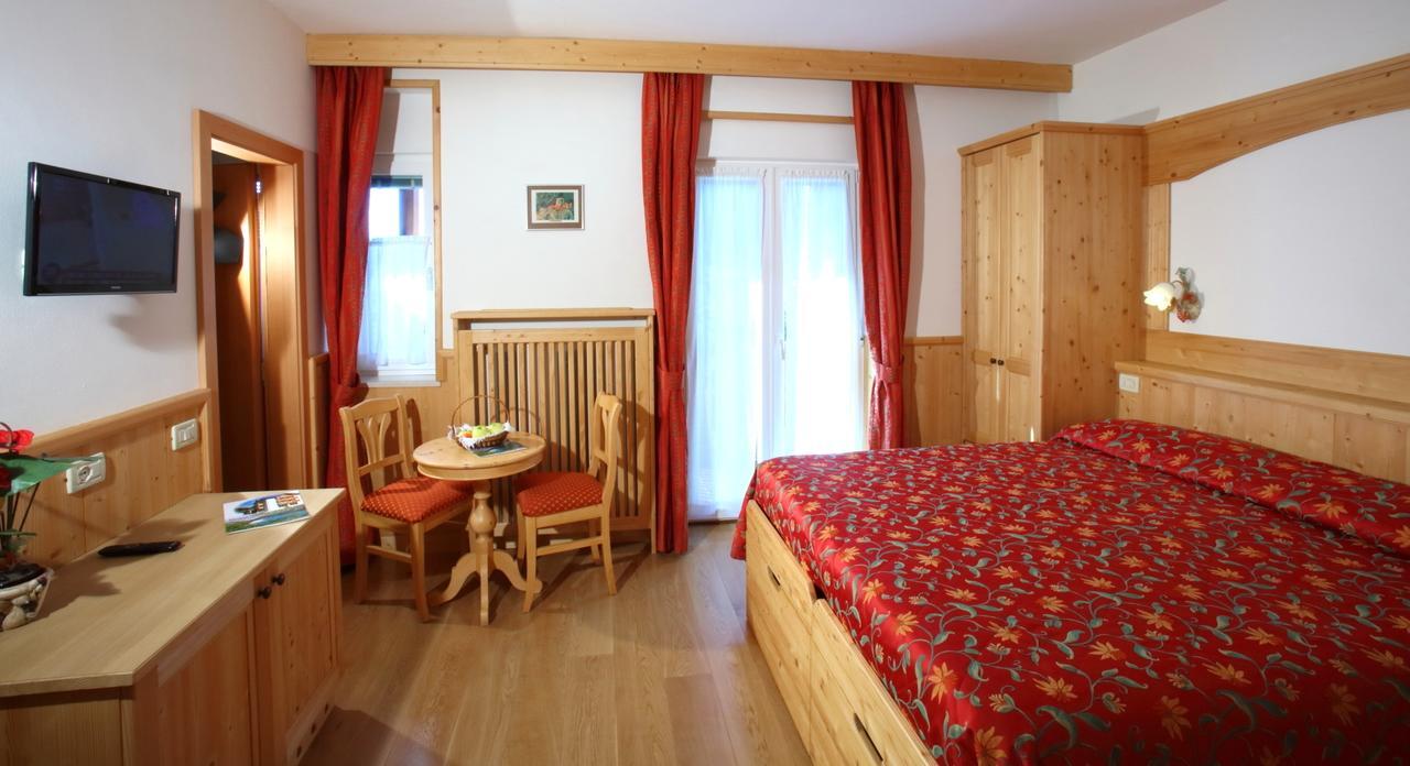 Hotel Zurigo Molveno Exterior photo